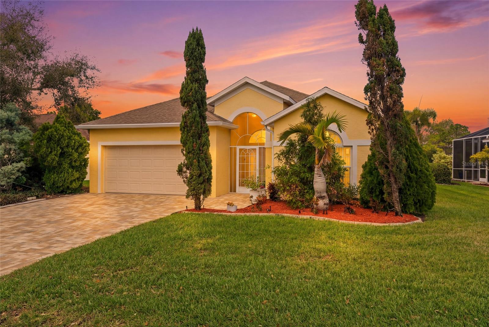 Single Family Residence in BRADENTON, FL - Daniel Dourado