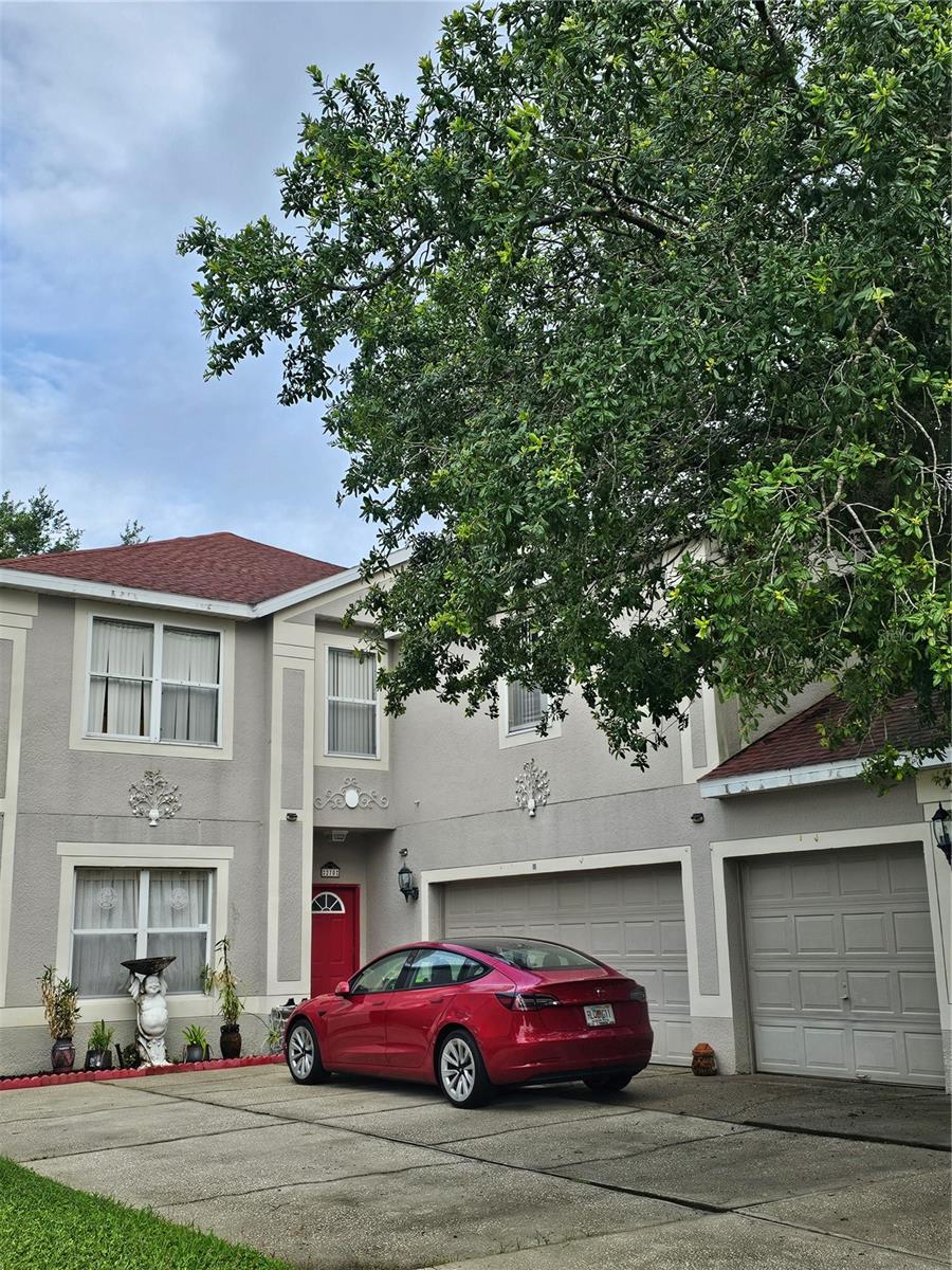 Single Family Residence in OVIEDO, FL - Daniel Dourado