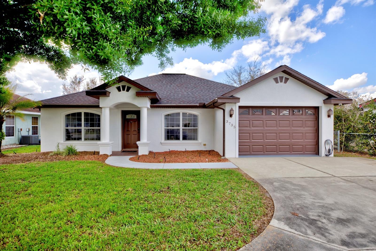 Single Family Residence in SEBRING, FL - Daniel Dourado