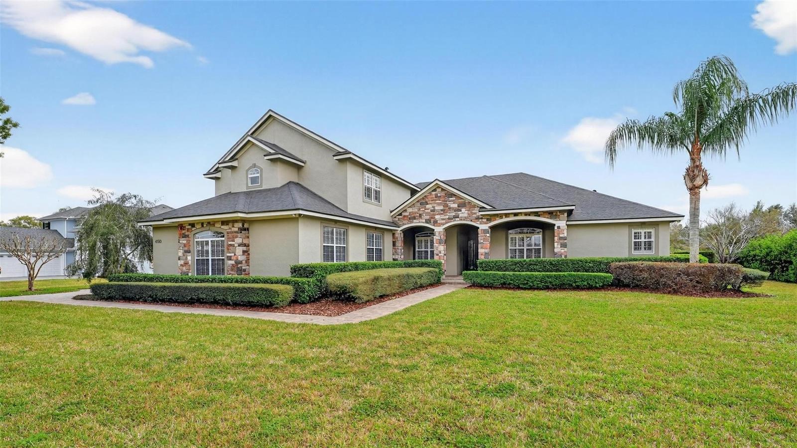 Single Family Residence in MOUNT DORA, FL - Daniel Dourado