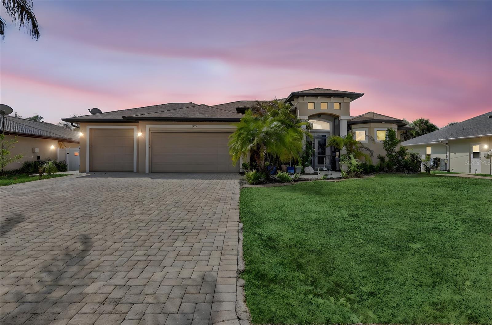 Single Family Residence in PORT CHARLOTTE, FL - Daniel Dourado