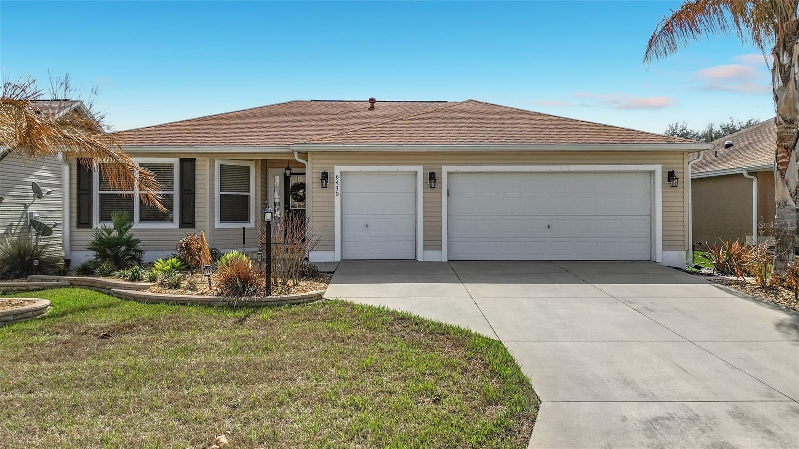 Single Family Residence in THE VILLAGES, FL - Daniel Dourado