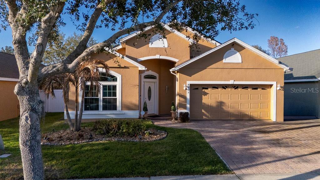 Single Family Residence in ORLANDO, FL - Daniel Dourado