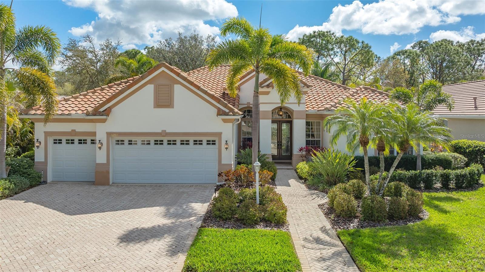 Single Family Residence in LAKEWOOD RANCH, FL - Daniel Dourado