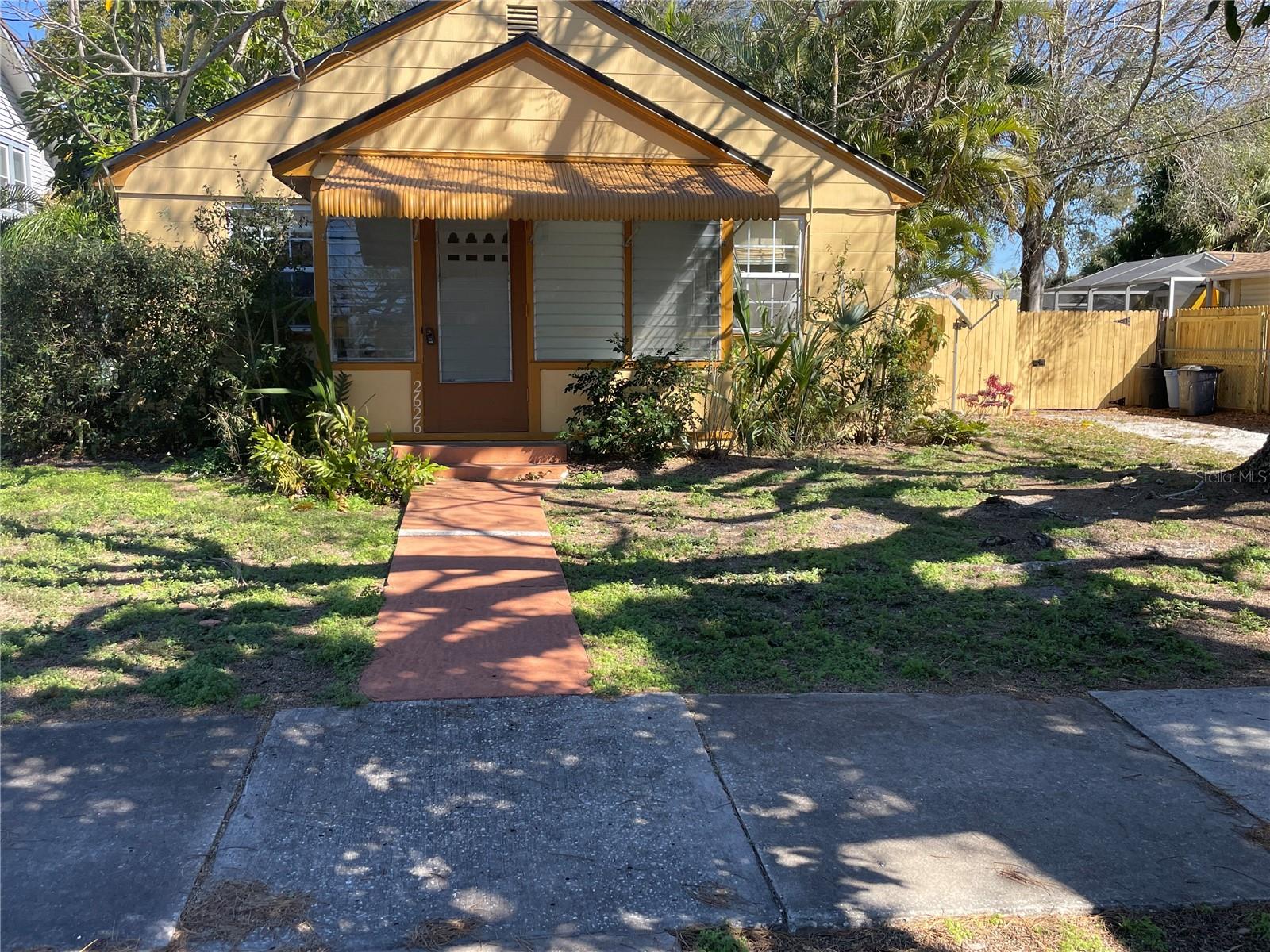 Single Family Residence em GULFPORT, FL - Daniel Dourado