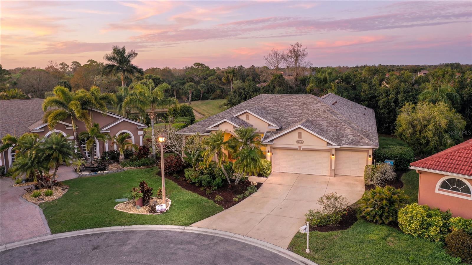 Single Family Residence in SARASOTA, FL - Daniel Dourado
