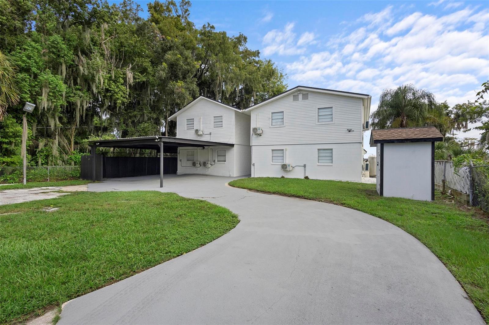 Single Family Residence in OVIEDO, FL - Daniel Dourado