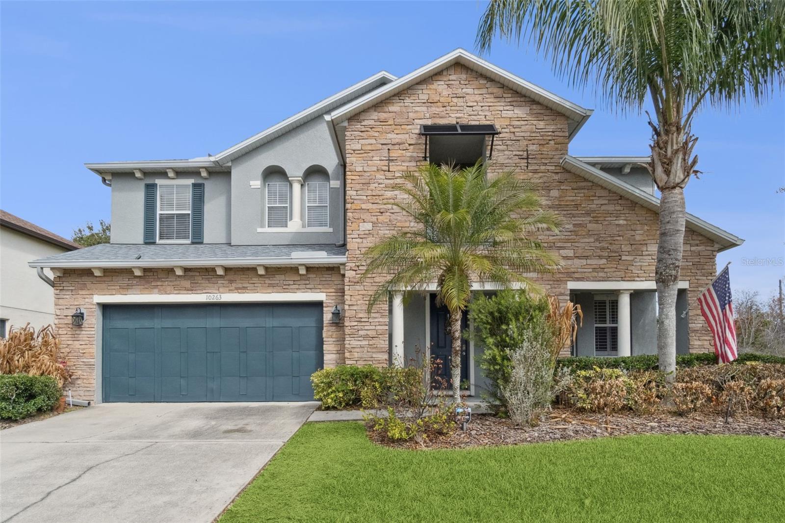 Single Family Residence in ORLANDO, FL - Daniel Dourado