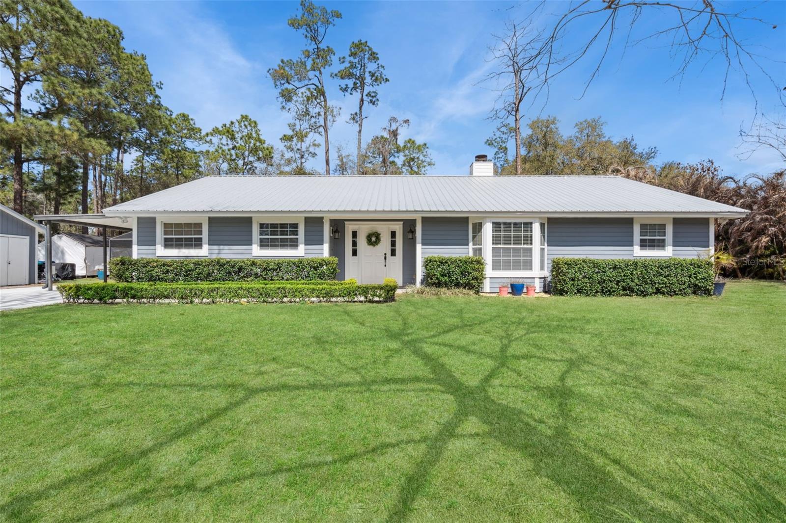 Single Family Residence in ORLANDO, FL - Daniel Dourado