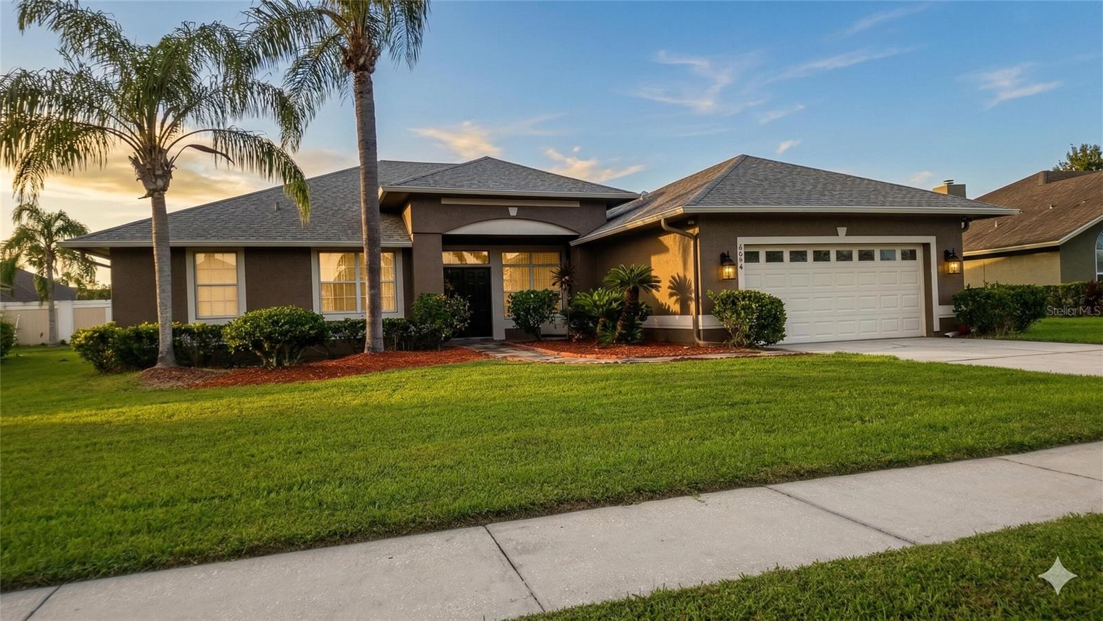 Single Family Residence in ORLANDO, FL - Daniel Dourado