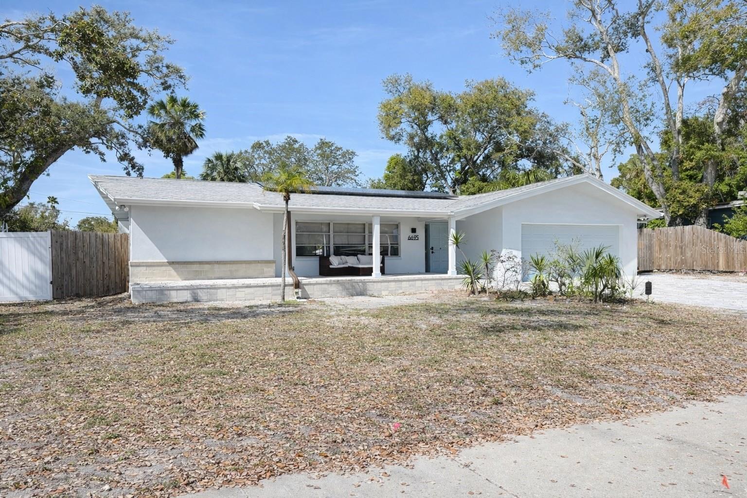 Single Family Residence em ST PETERSBURG, FL - Daniel Dourado