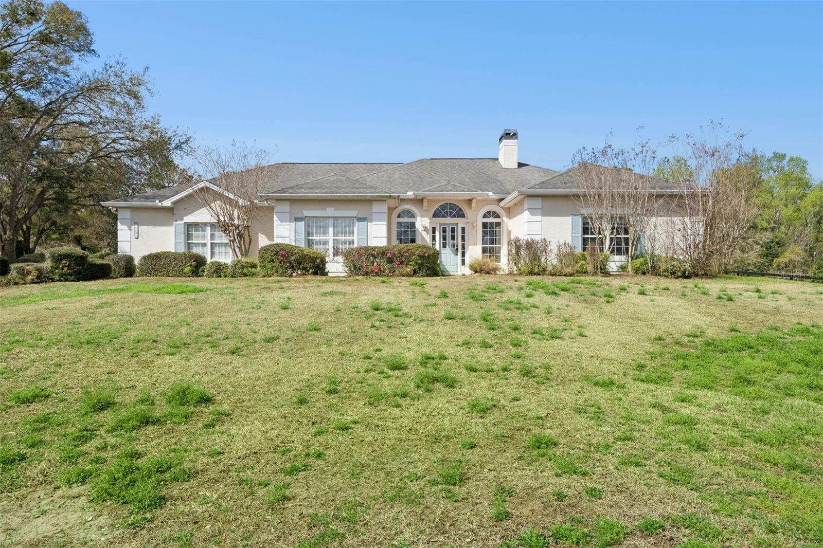 Single Family Residence em SORRENTO, FL - Daniel Dourado