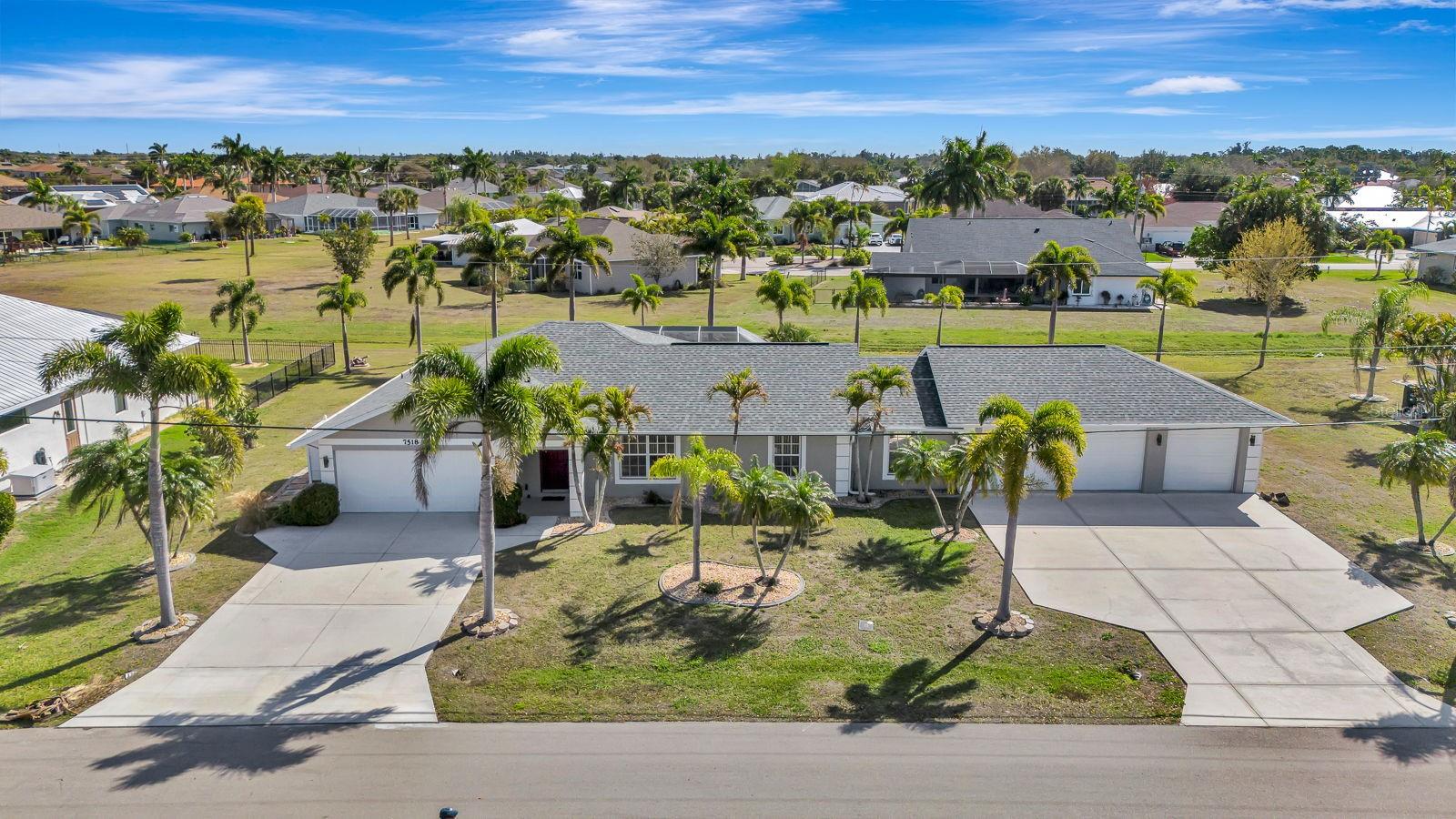 Single Family Residence in PUNTA GORDA, FL - Daniel Dourado