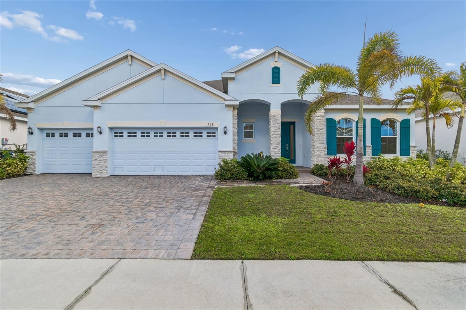 Single Family Residence in APOLLO BEACH, FL - Daniel Dourado
