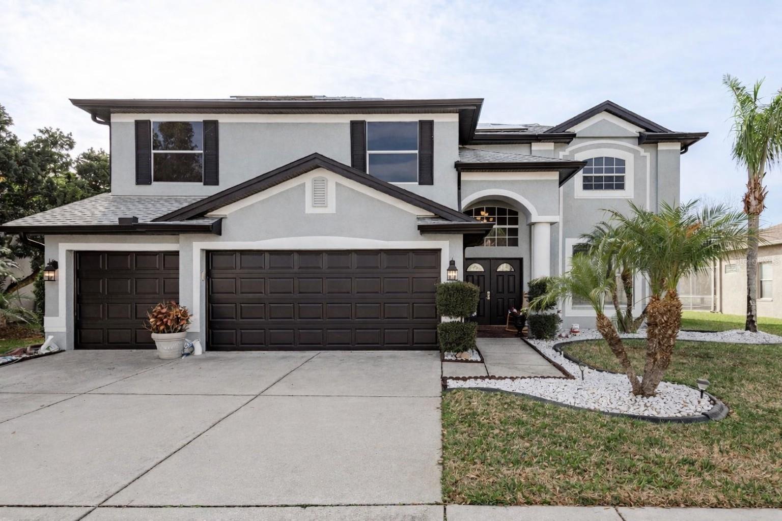 Single Family Residence in LUTZ, FL - Daniel Dourado