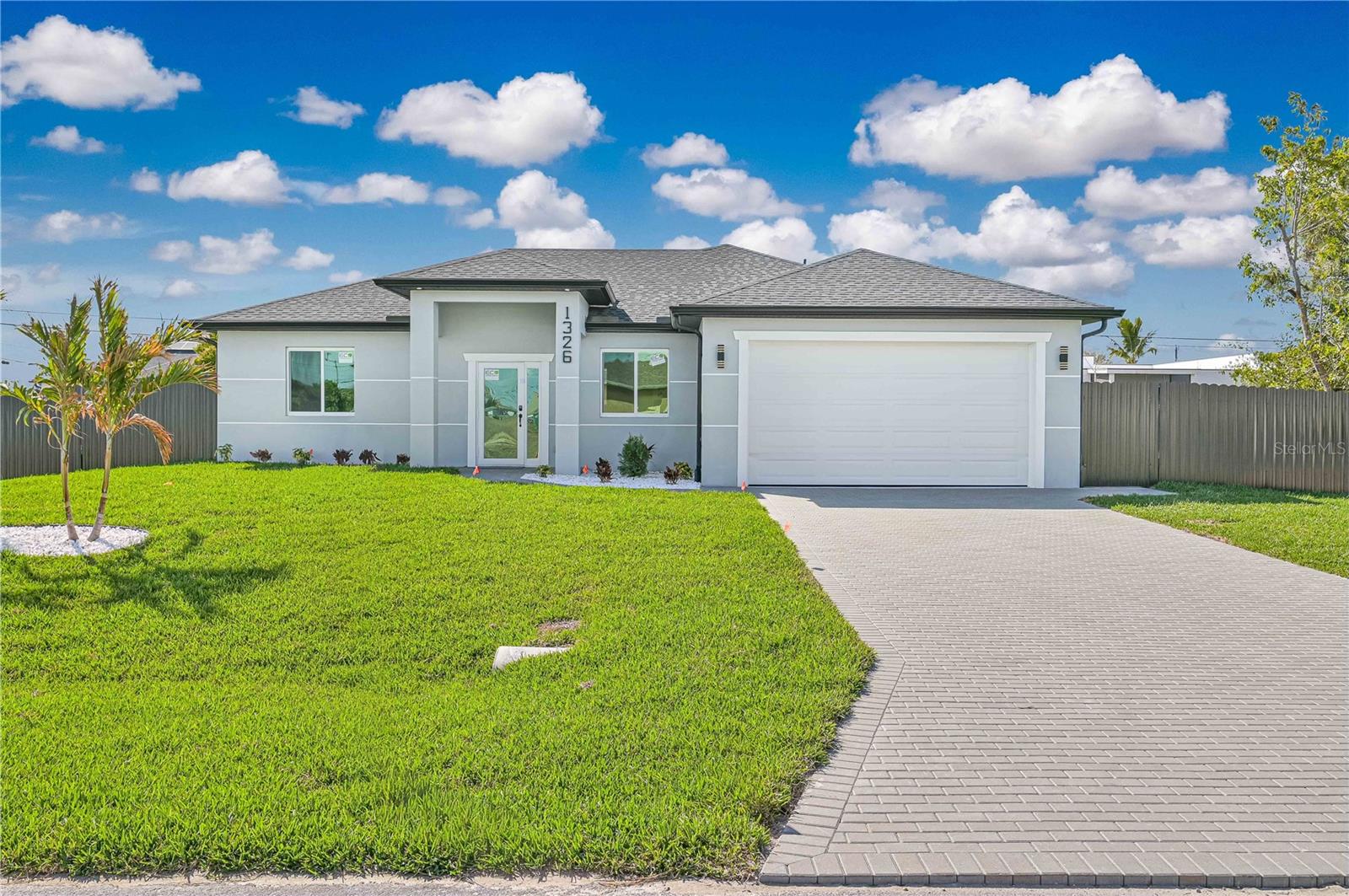 Single Family Residence em CAPE CORAL, FL - Daniel Dourado