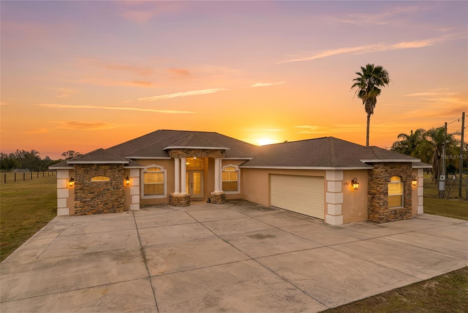 Single Family Residence in BROOKSVILLE, FL - Daniel Dourado