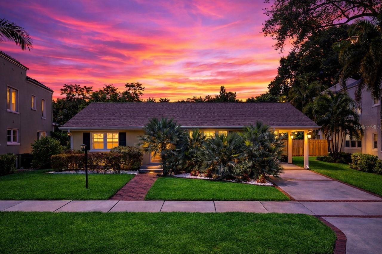 Single Family Residence em ST PETERSBURG, FL - Daniel Dourado