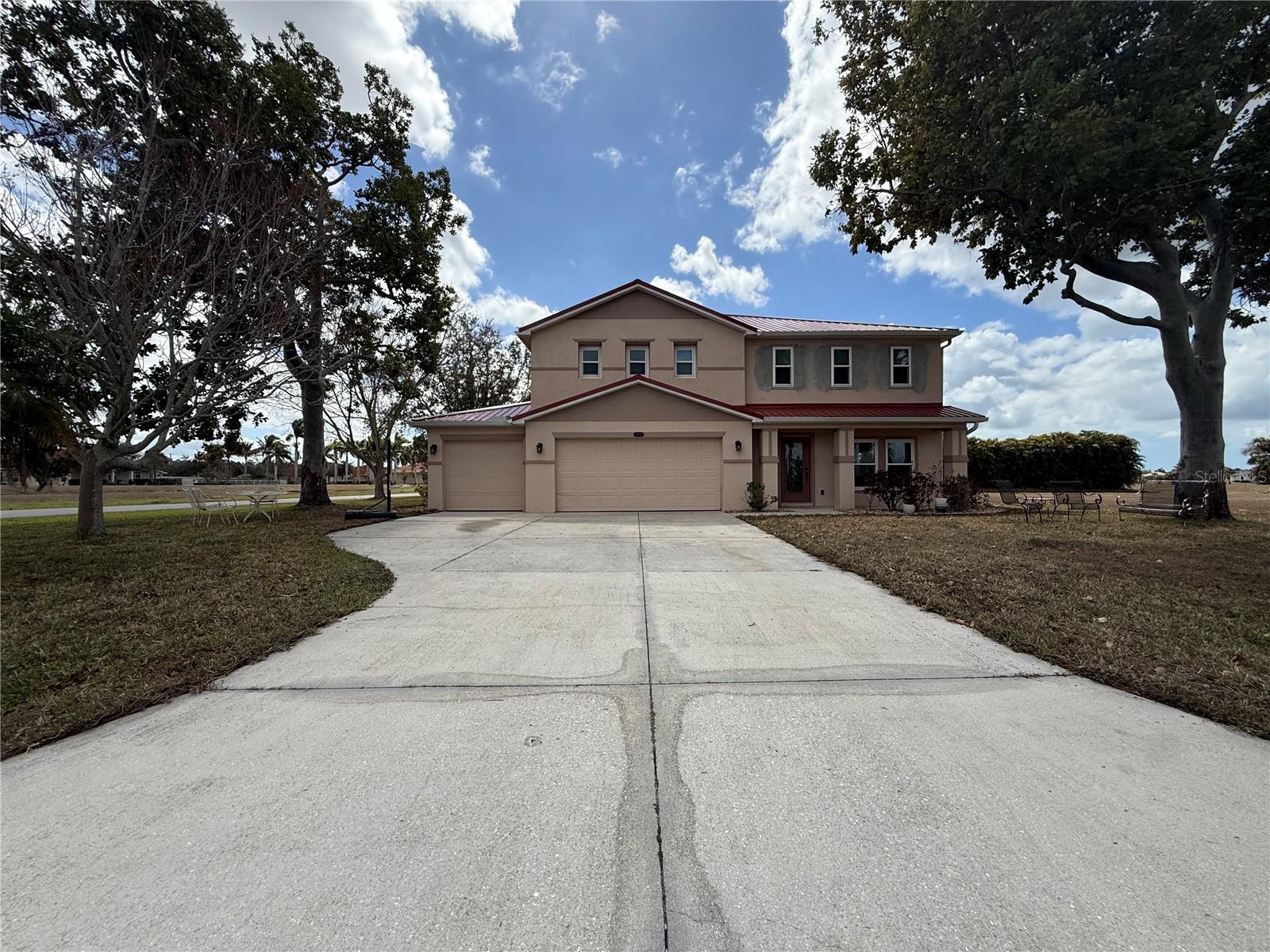 Single Family Residence in PUNTA GORDA, FL - Daniel Dourado