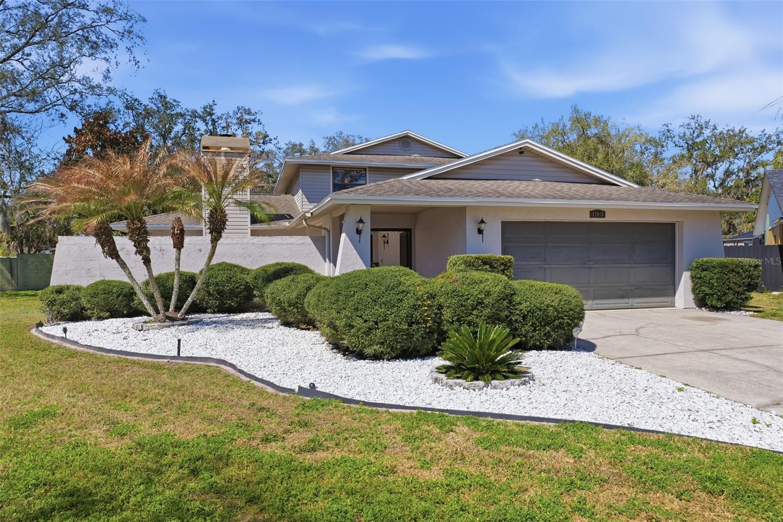 Single Family Residence in TEMPLE TERRACE, FL - Daniel Dourado