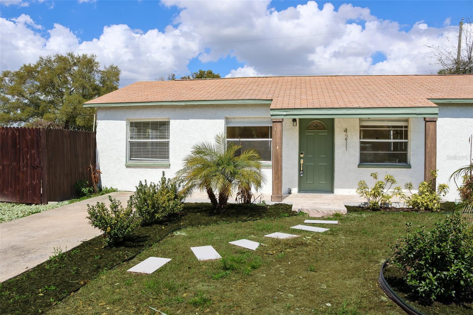 Single Family Residence in TAMPA, FL - Daniel Dourado