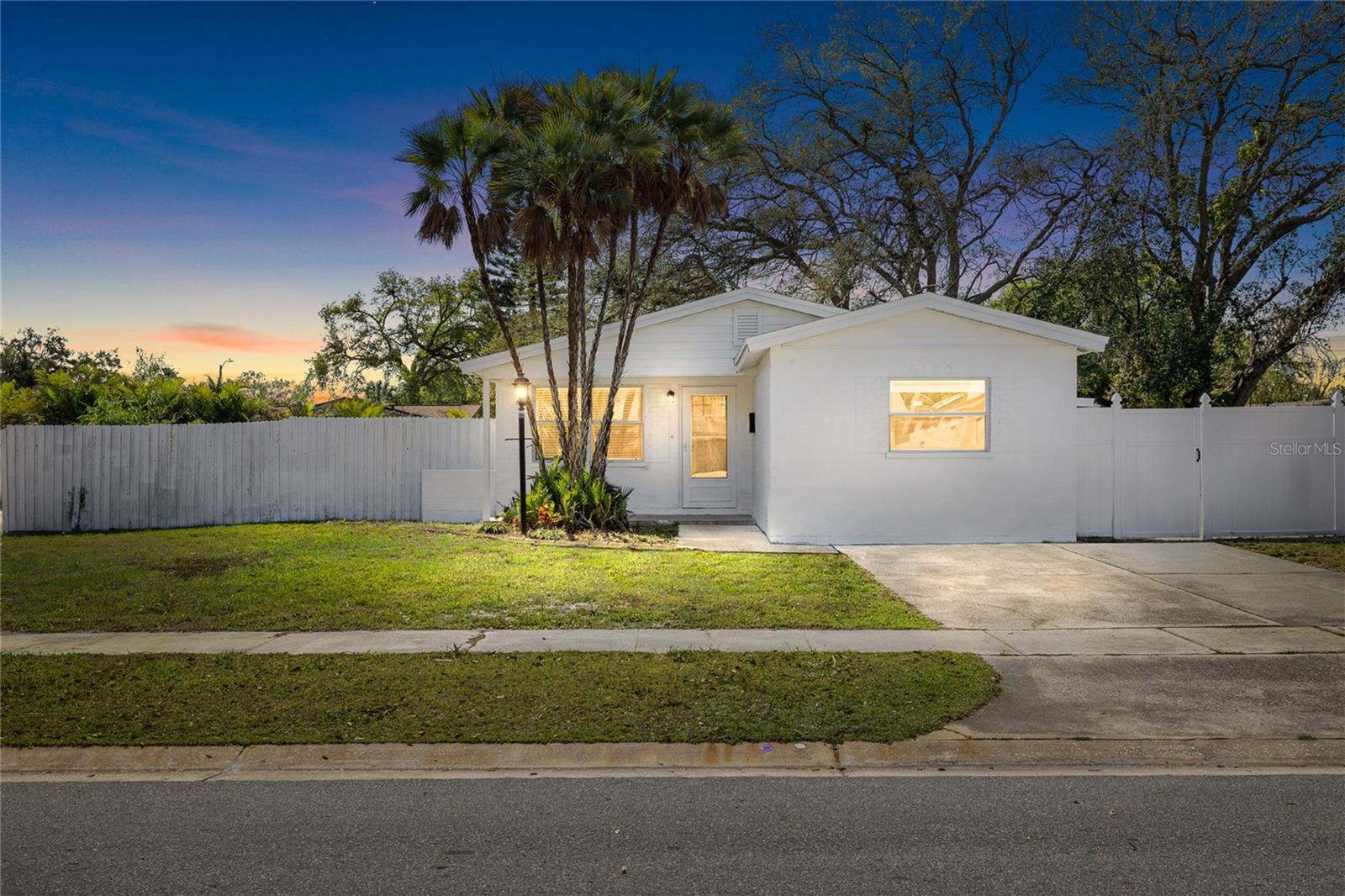 Single Family Residence em PINELLAS PARK, FL - Daniel Dourado