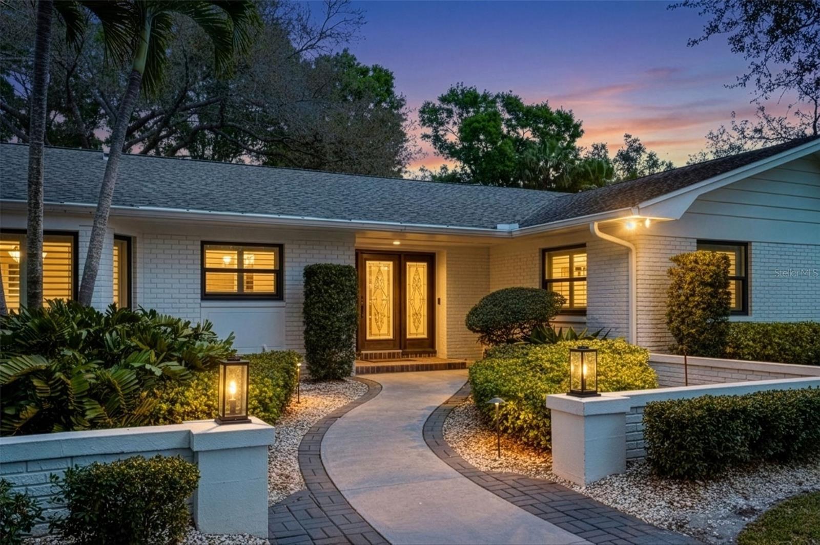 Single Family Residence in PALM HARBOR, FL - Daniel Dourado