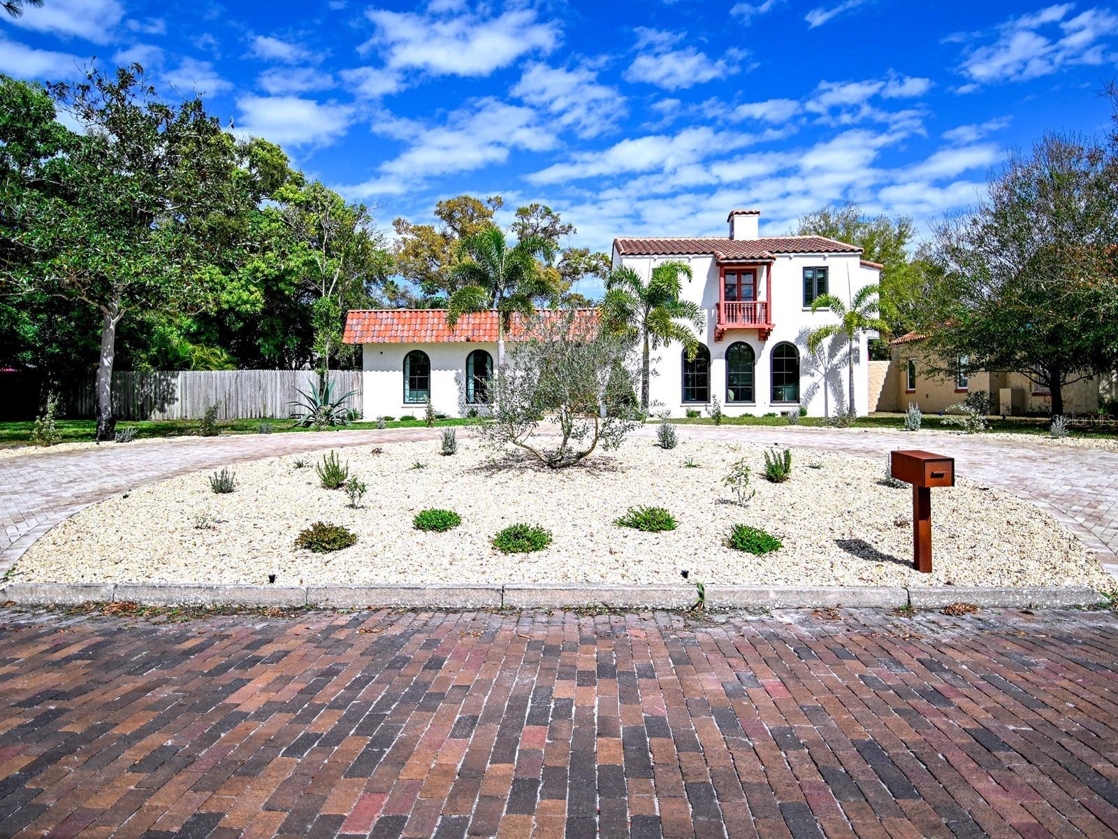 Single Family Residence em GULFPORT, FL - Daniel Dourado