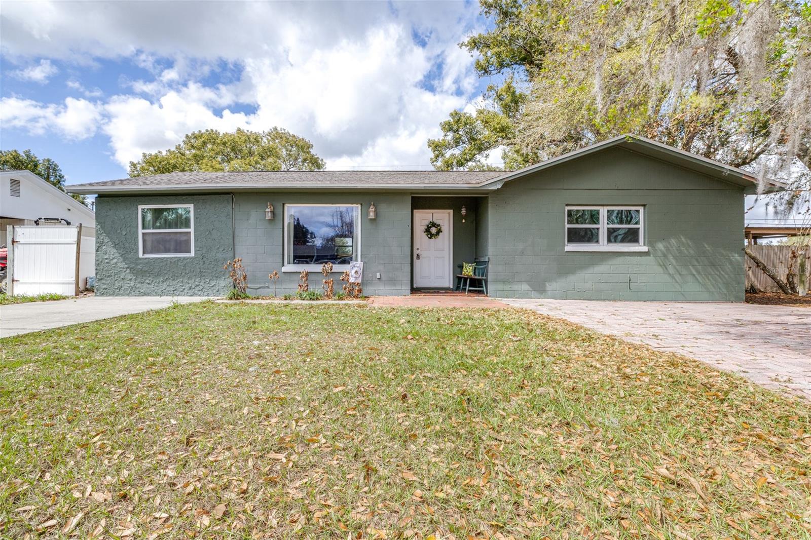 Single Family Residence in AUBURNDALE, FL - Daniel Dourado