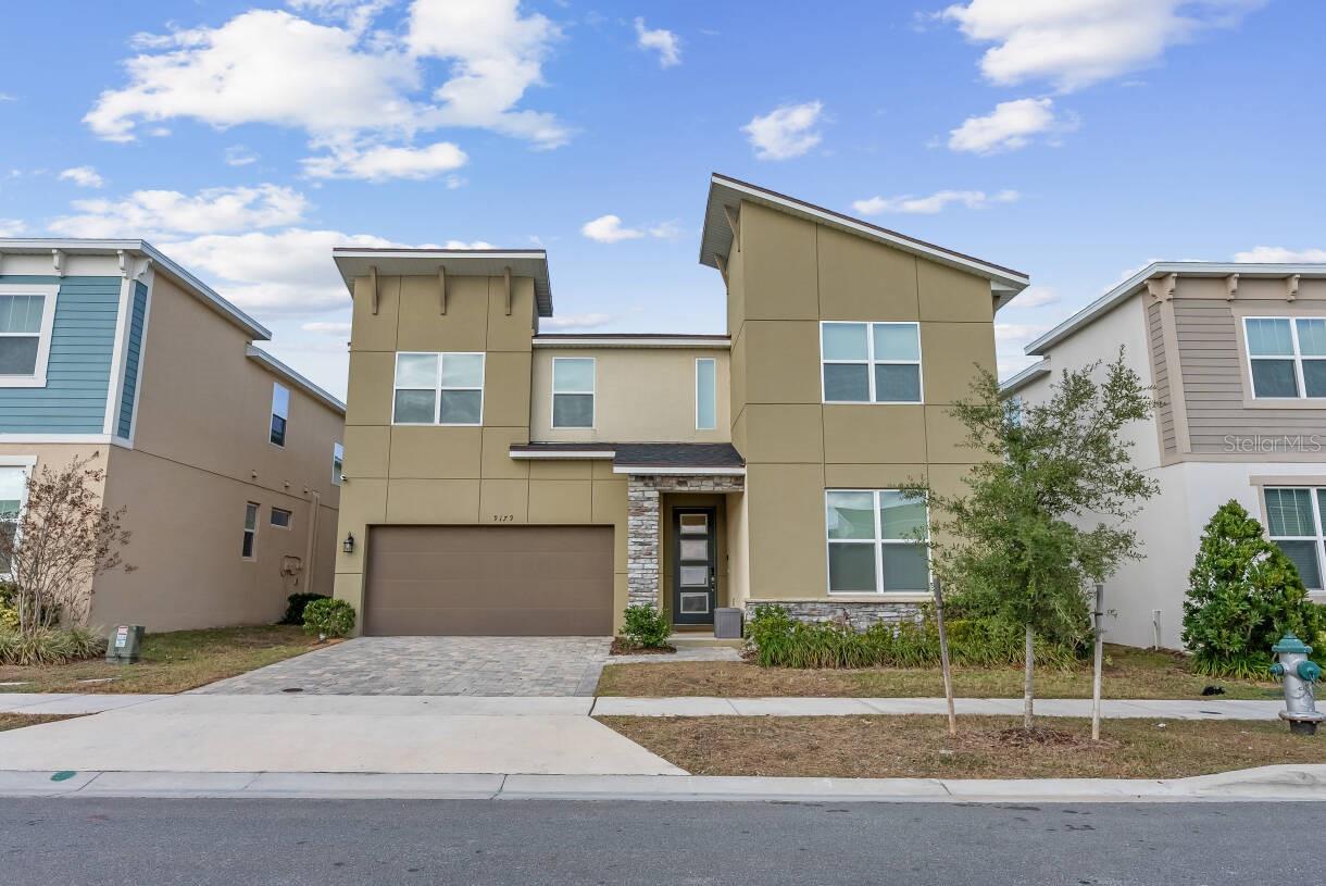 Single Family Residence in DAVENPORT, FL - Daniel Dourado