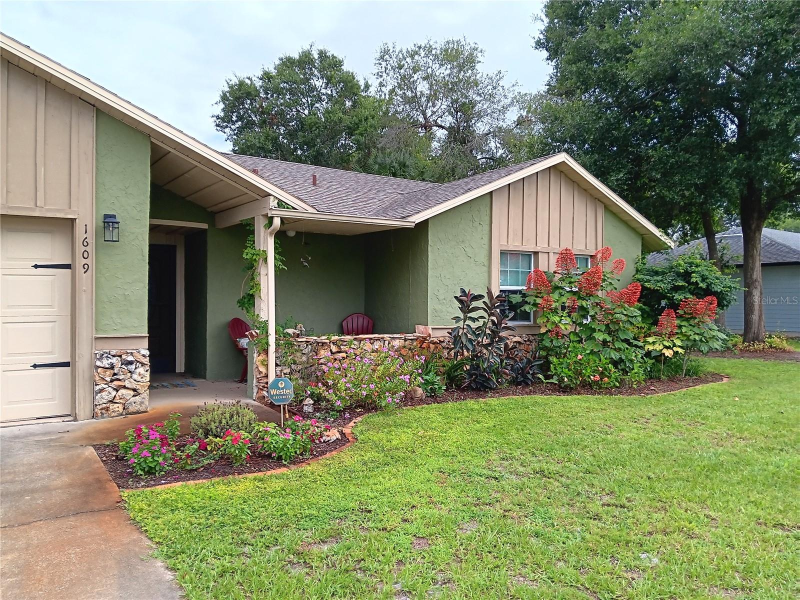 Single Family Residence em DELAND, FL - Daniel Dourado