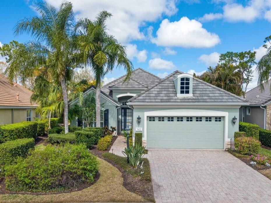 Single Family Residence in LAKEWOOD RANCH, FL - Daniel Dourado
