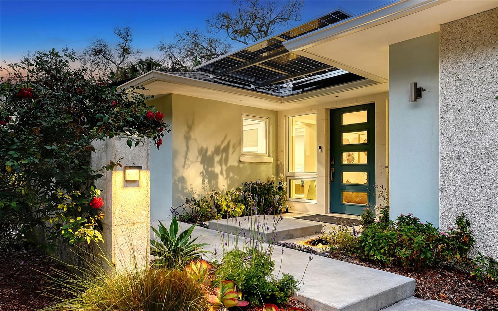 Single Family Residence in SARASOTA, FL - Daniel Dourado