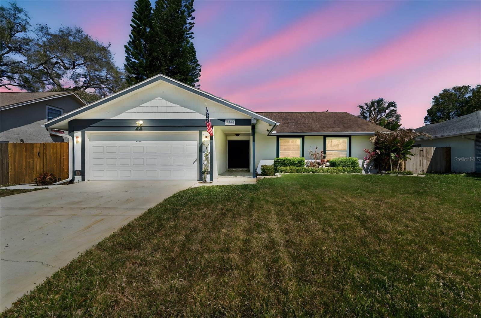 Single Family Residence in PALM HARBOR, FL - Daniel Dourado