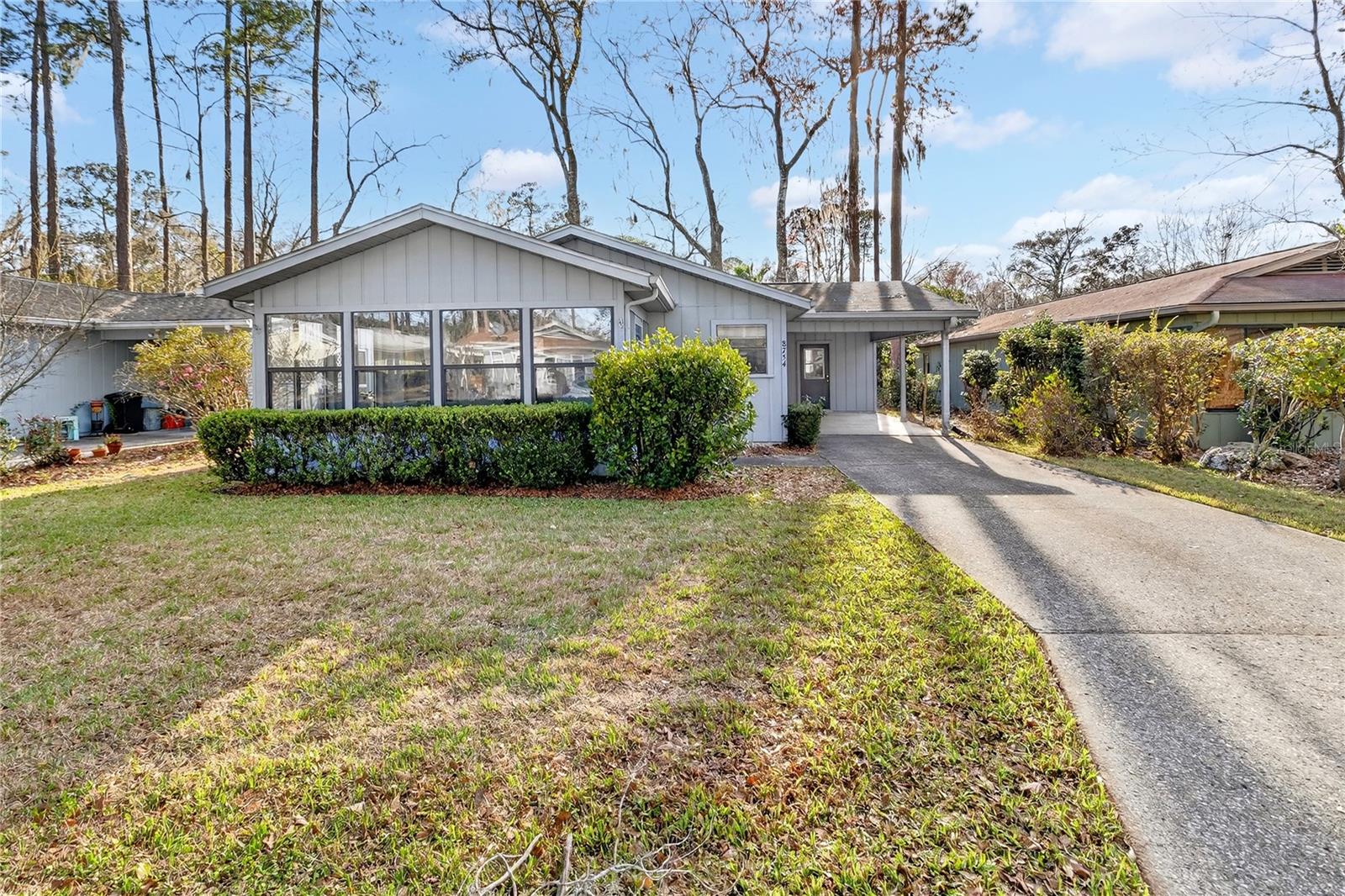 Single Family Residence in GAINESVILLE, FL - Daniel Dourado