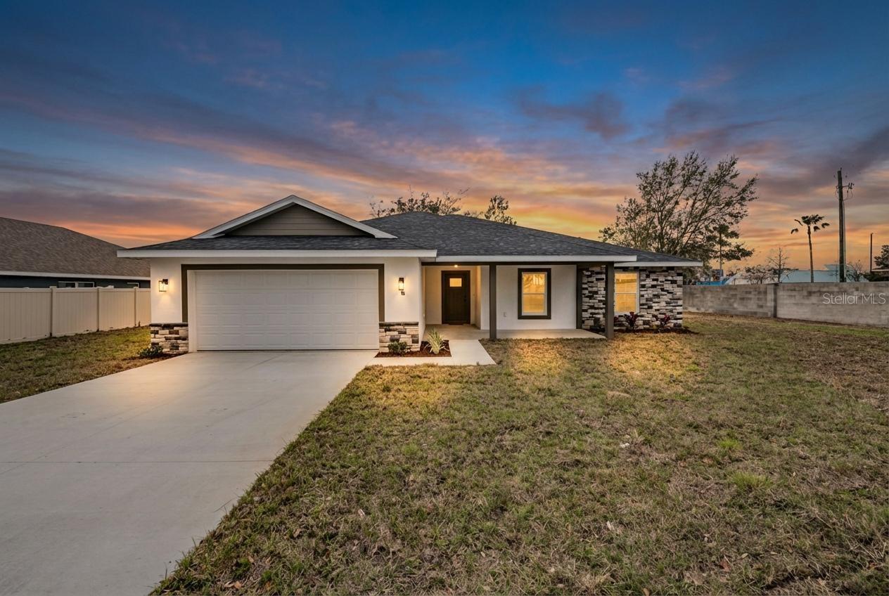 Single Family Residence in DADE CITY, FL - Daniel Dourado