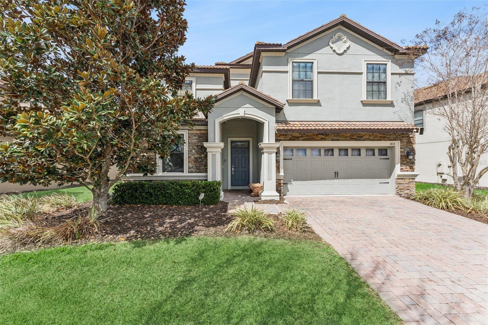 Single Family Residence in DAVENPORT, FL - Daniel Dourado