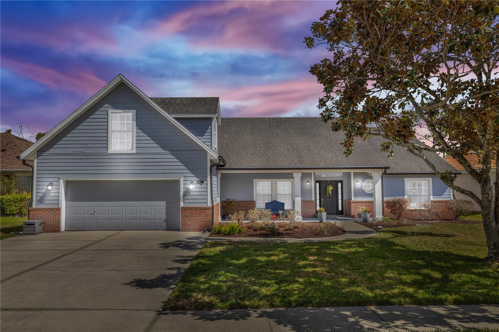 Single Family Residence in DEBARY, FL - Daniel Dourado