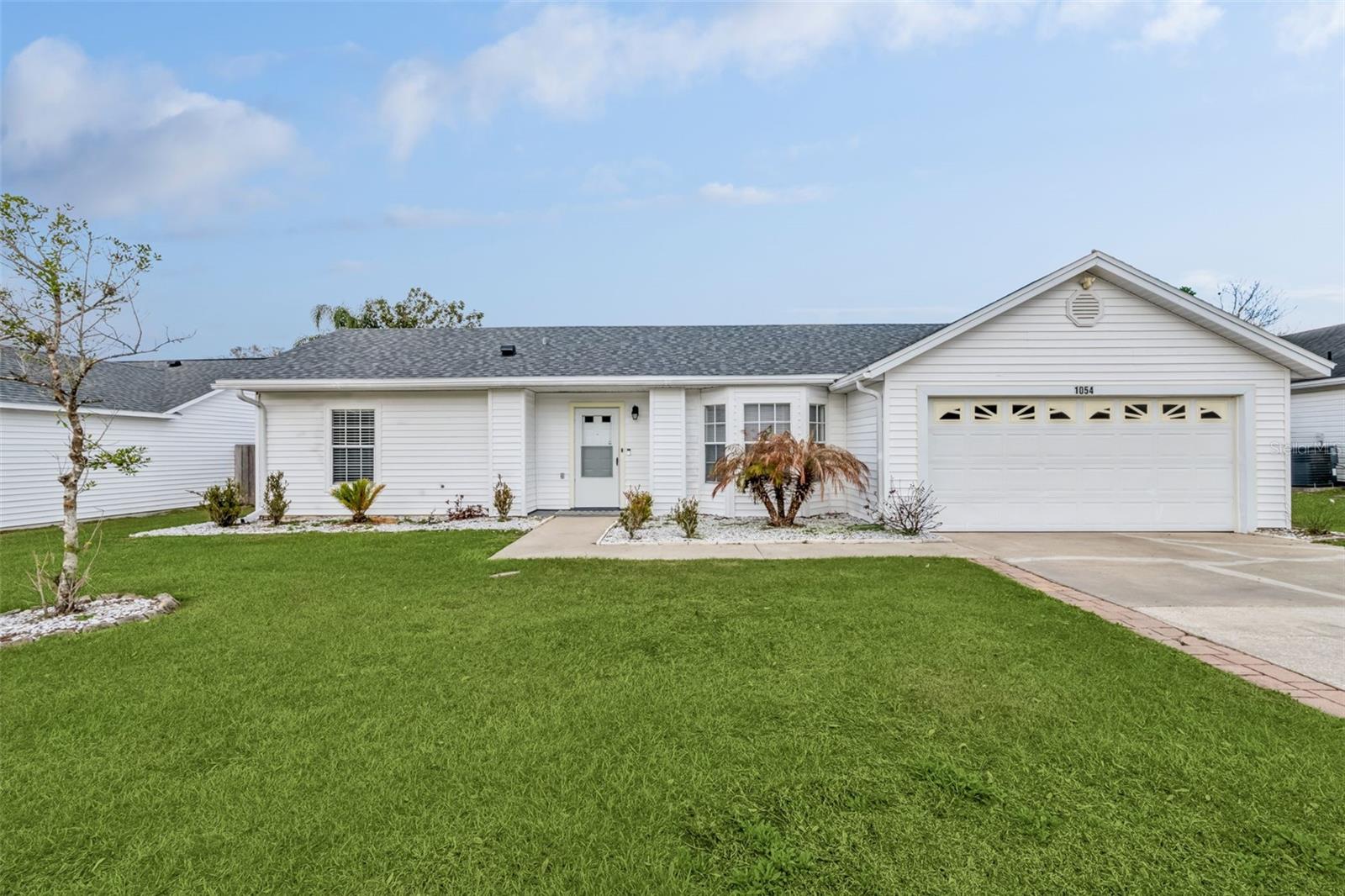 Single Family Residence in OVIEDO, FL - Daniel Dourado
