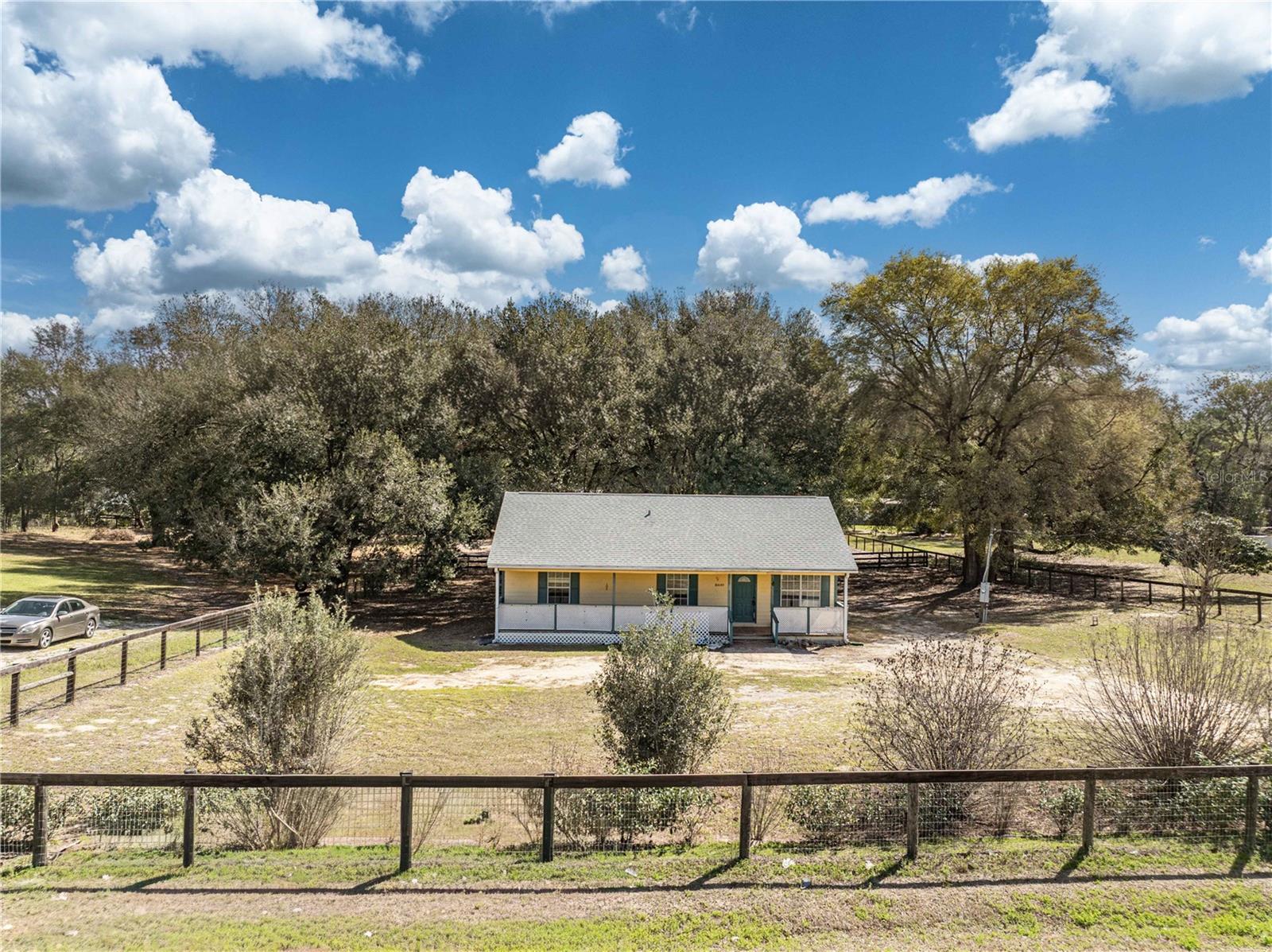 Single Family Residence in SUMMERFIELD, FL - Daniel Dourado