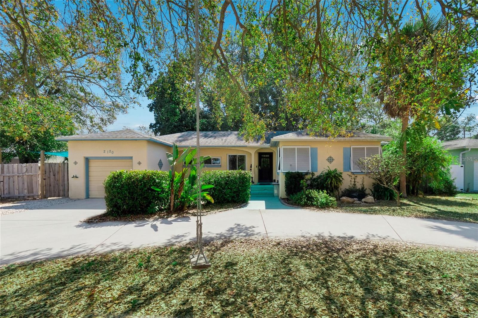 Single Family Residence em ST PETERSBURG, FL - Daniel Dourado