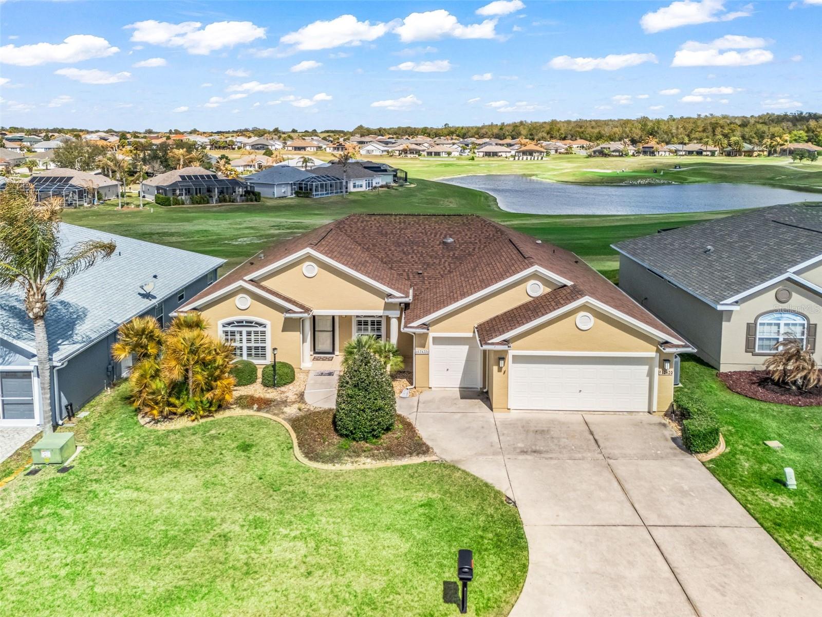 Single Family Residence in SUMMERFIELD, FL - Daniel Dourado
