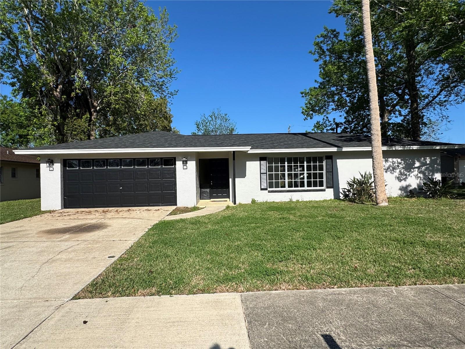 Single Family Residence em SOUTH DAYTONA, FL - Daniel Dourado