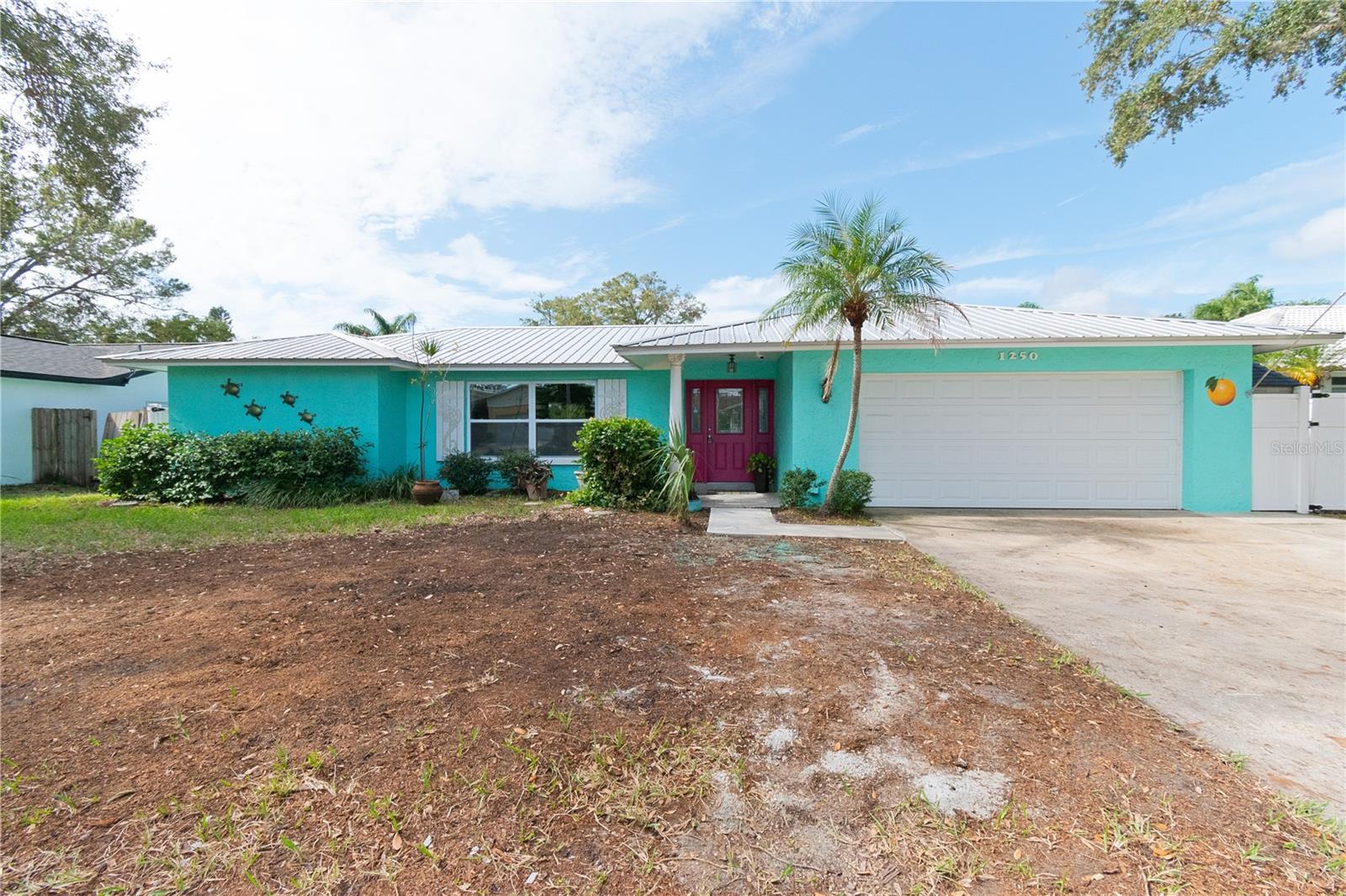 Single Family Residence in DUNEDIN, FL - Daniel Dourado