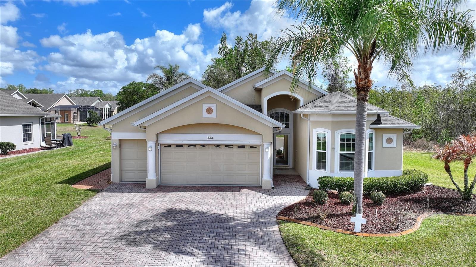 Single Family Residence in DAVENPORT, FL - Daniel Dourado