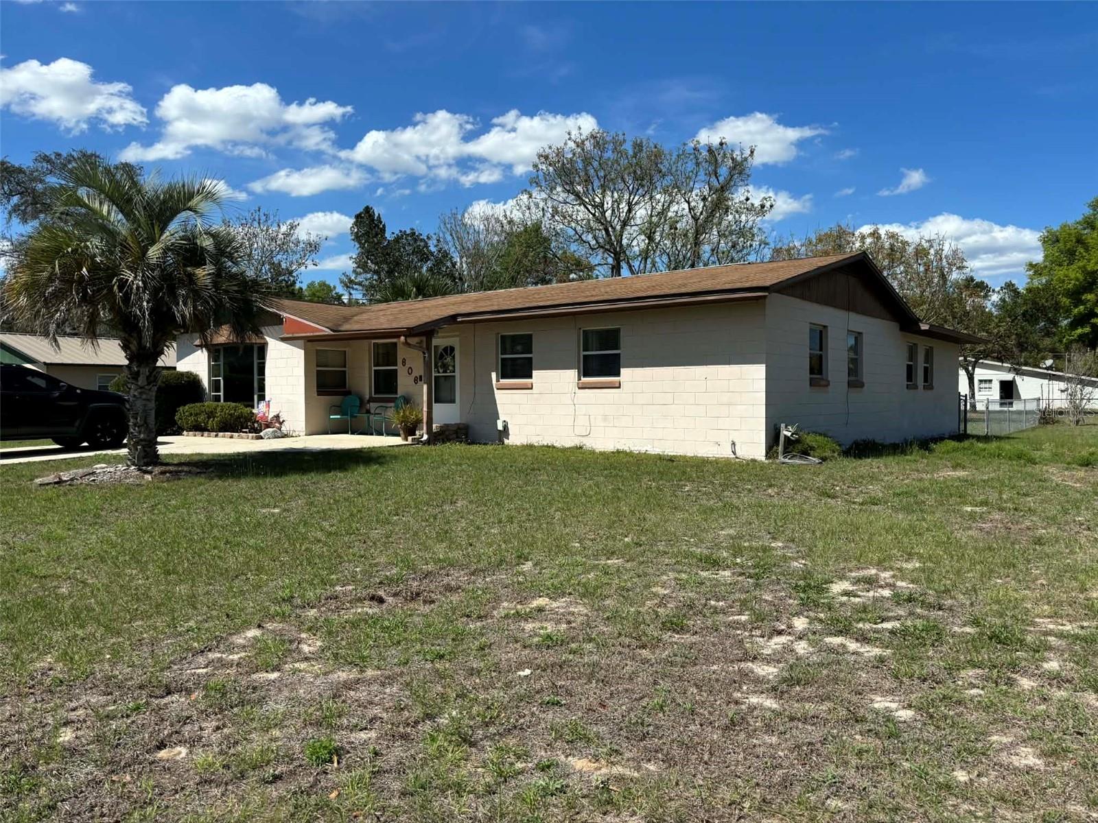 Single Family Residence em FRUITLAND PARK, FL - Daniel Dourado