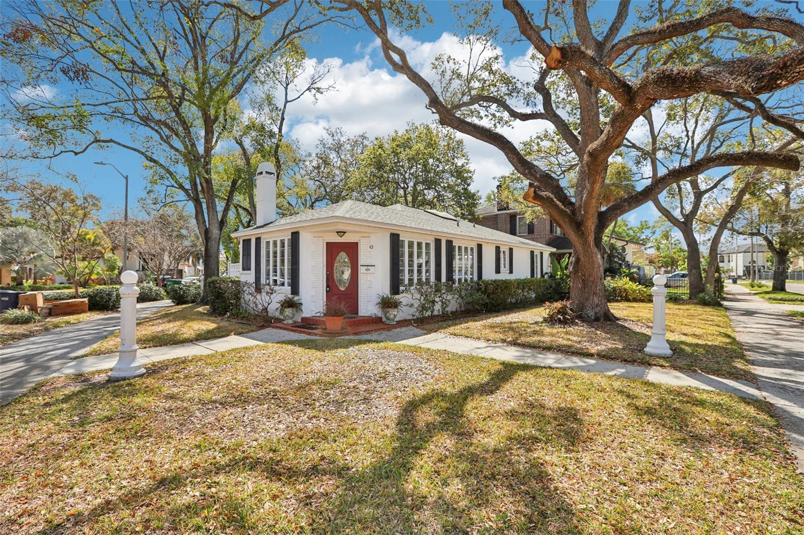 Single Family Residence in TAMPA, FL - Daniel Dourado