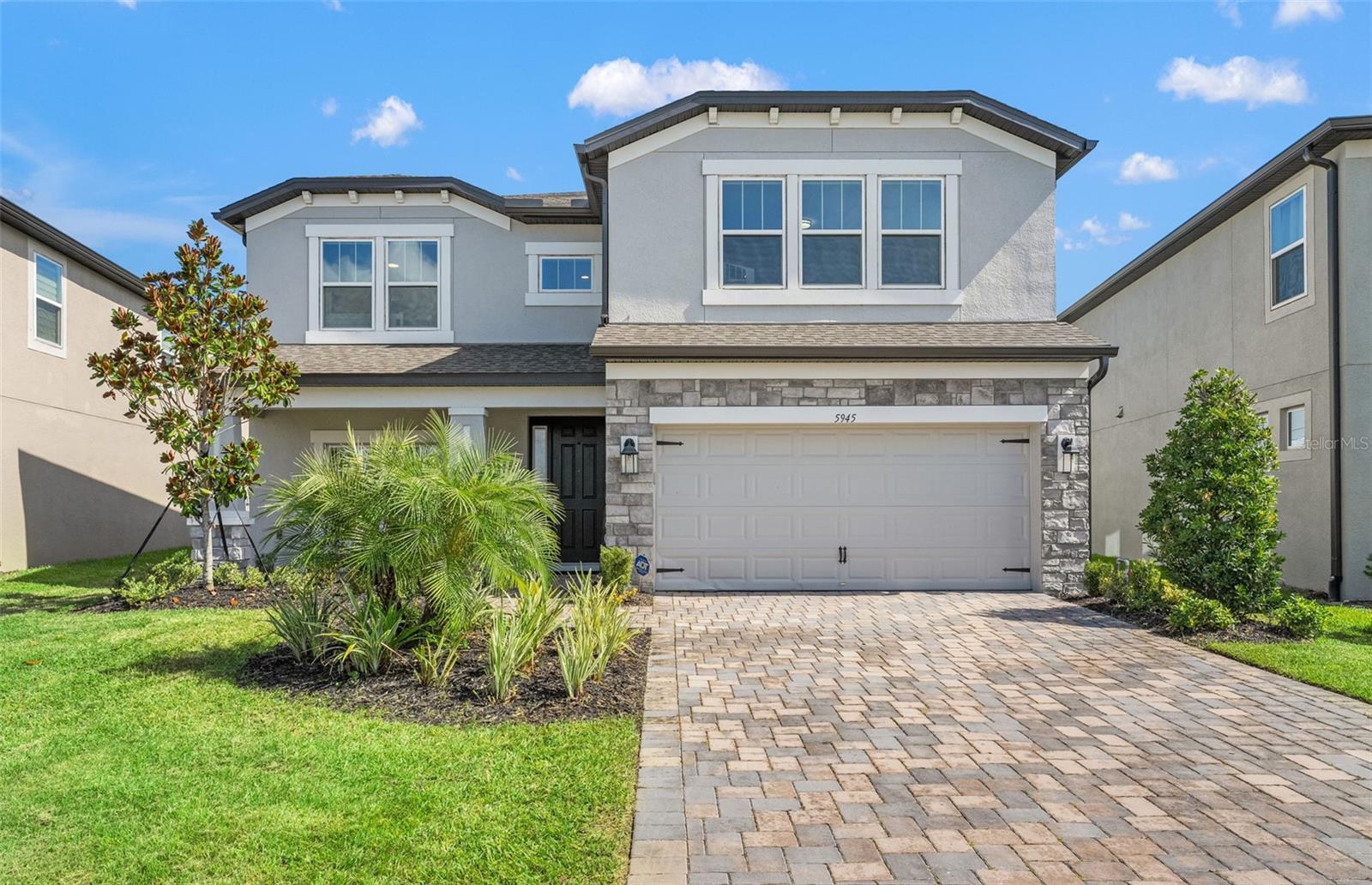 Single Family Residence in WESLEY CHAPEL, FL - Daniel Dourado