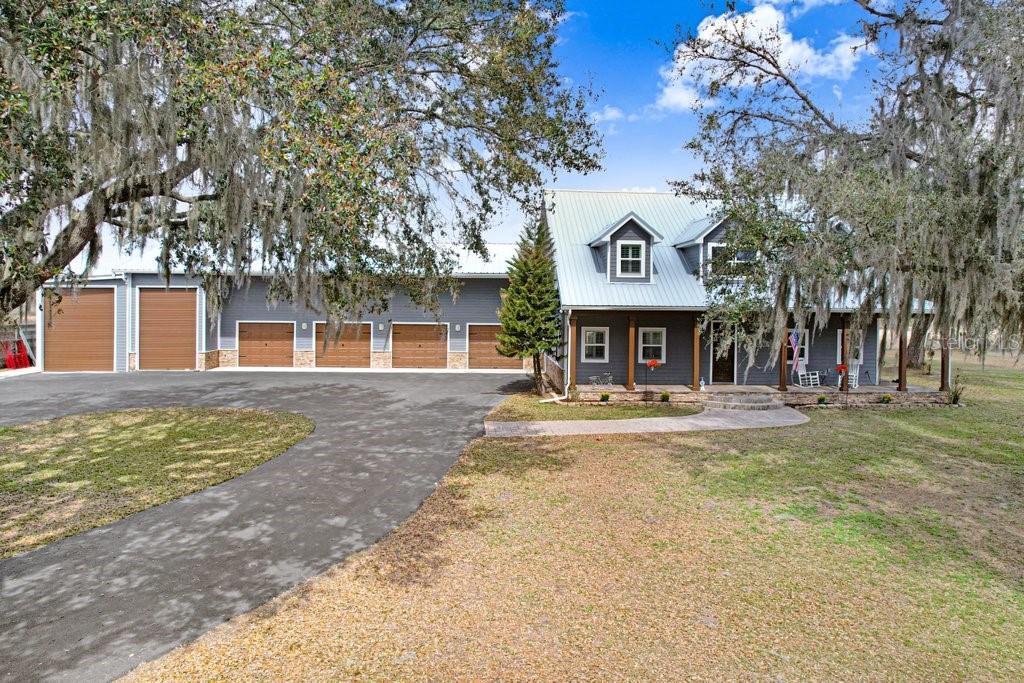 Single Family Residence in DADE CITY, FL - Daniel Dourado