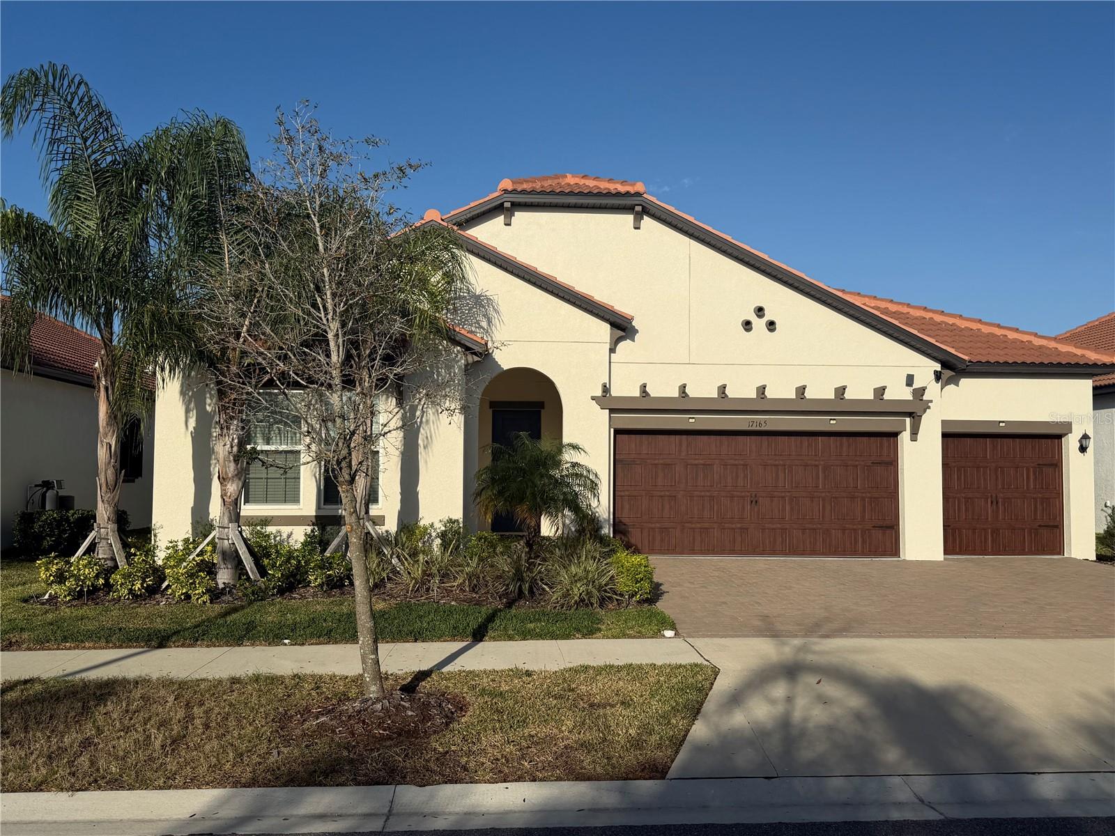 Single Family Residence in WIMAUMA, FL - Daniel Dourado